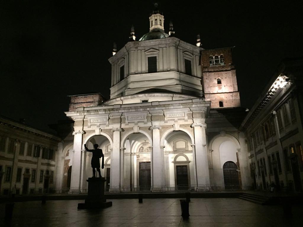 De Amicis Apartment Near Duomo ميلان المظهر الخارجي الصورة